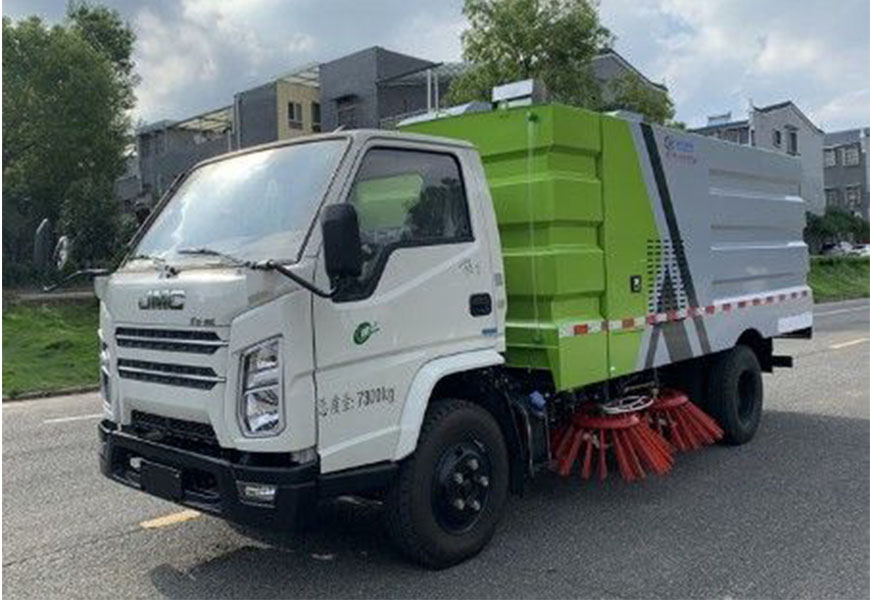 江鈴順達(dá)掃路車(chē)圖片