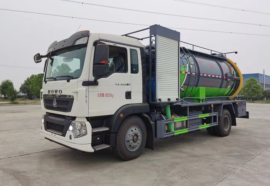 國(guó)六重汽豪沃清洗吸污車(chē)圖片