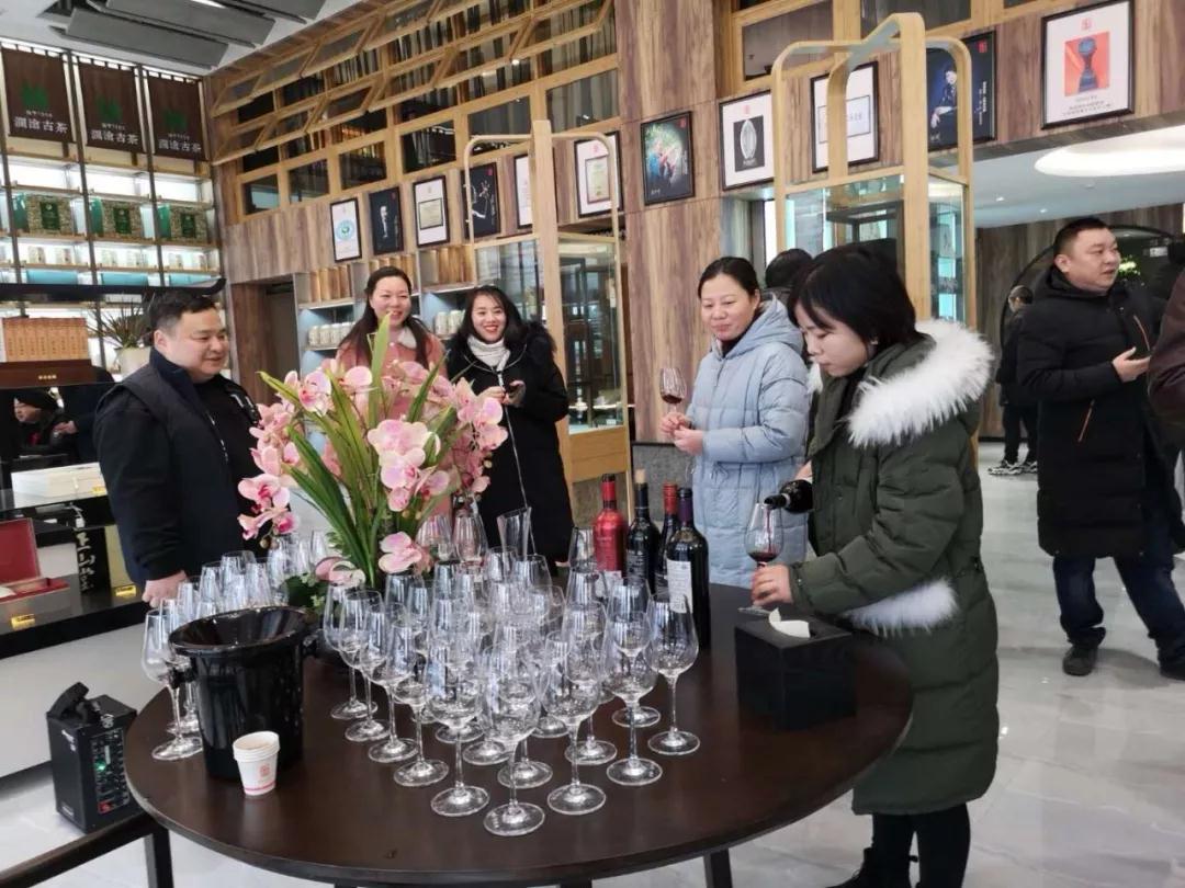 專題：程力匯隆重試營業(yè)，賓客盈門商賈名媛薈萃