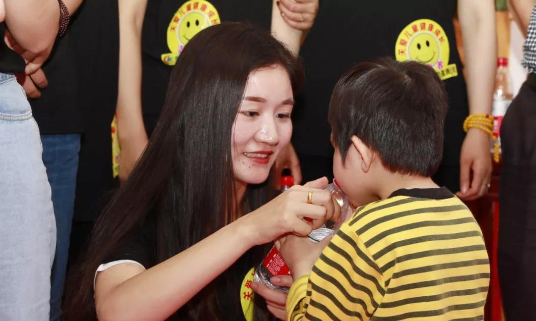 弘揚(yáng)傳統(tǒng)美德，關(guān)愛兒童成長----首屆“魅力隨州，多彩程力”抖音大賽捐贈(zèng)公益活動(dòng)紀(jì)實(shí)